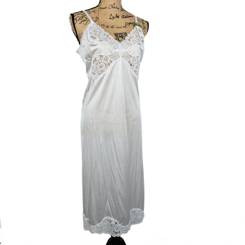 Vanity Fair White Lace Trim Full Slip 36 28 Inch Style 10763 Made in USA NWT
